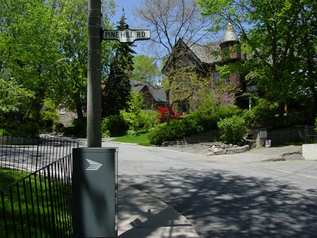 Pine Hill Road, Toronto I used to park on this street and … Flickr