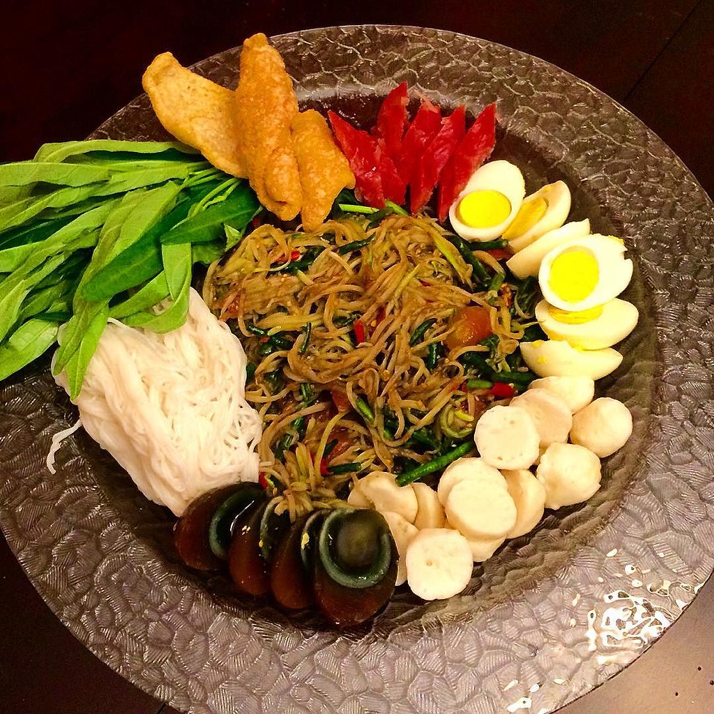 Family night.. Sister threw down in the kitchen and made a… Flickr