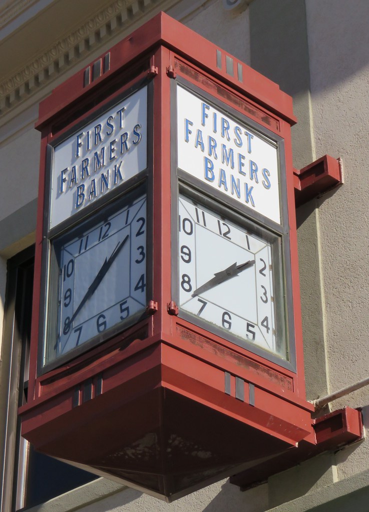 First Farmer's Bank Clock (Owenton, Kentucky) Owenton is a… Flickr