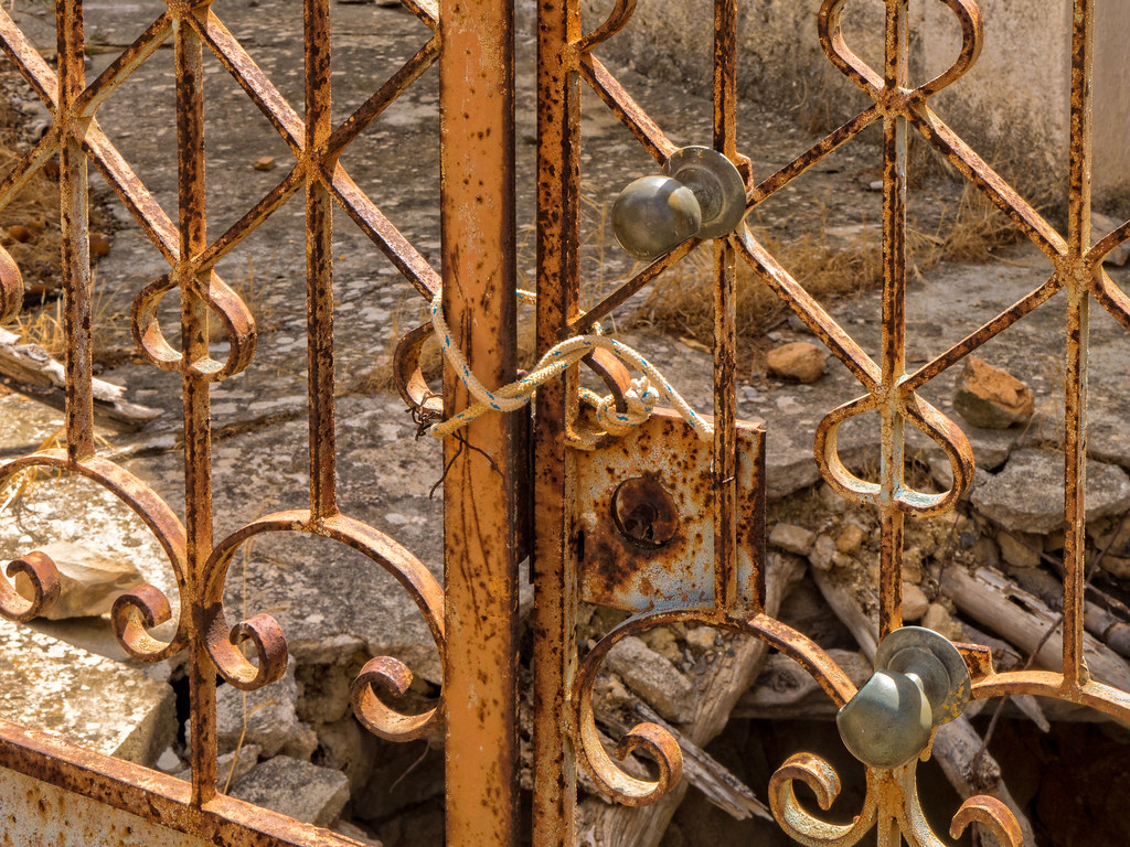 Rusted Gate a photo on Flickriver