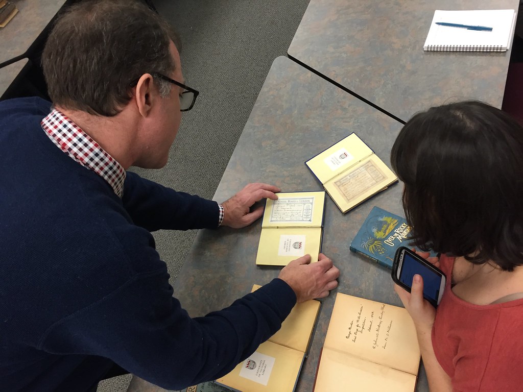 IMG_1077 Guest lecturer Dr. Andrew Stauffer (University of… Flickr