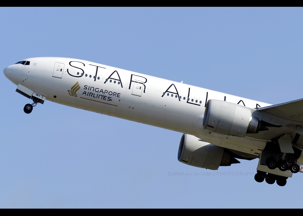 B777300ER Singapore Airlines Star Alliance 9VSWI … Flickr