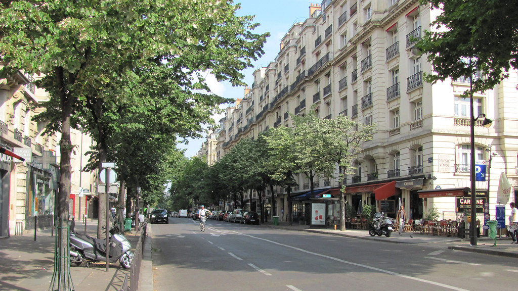 Avenue de la MottePicquet. 7th Arrondissement. Daniel Kelly Flickr