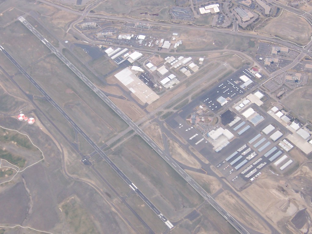 Jefferson County Airport Jeffco airport from the air, on t… Flickr