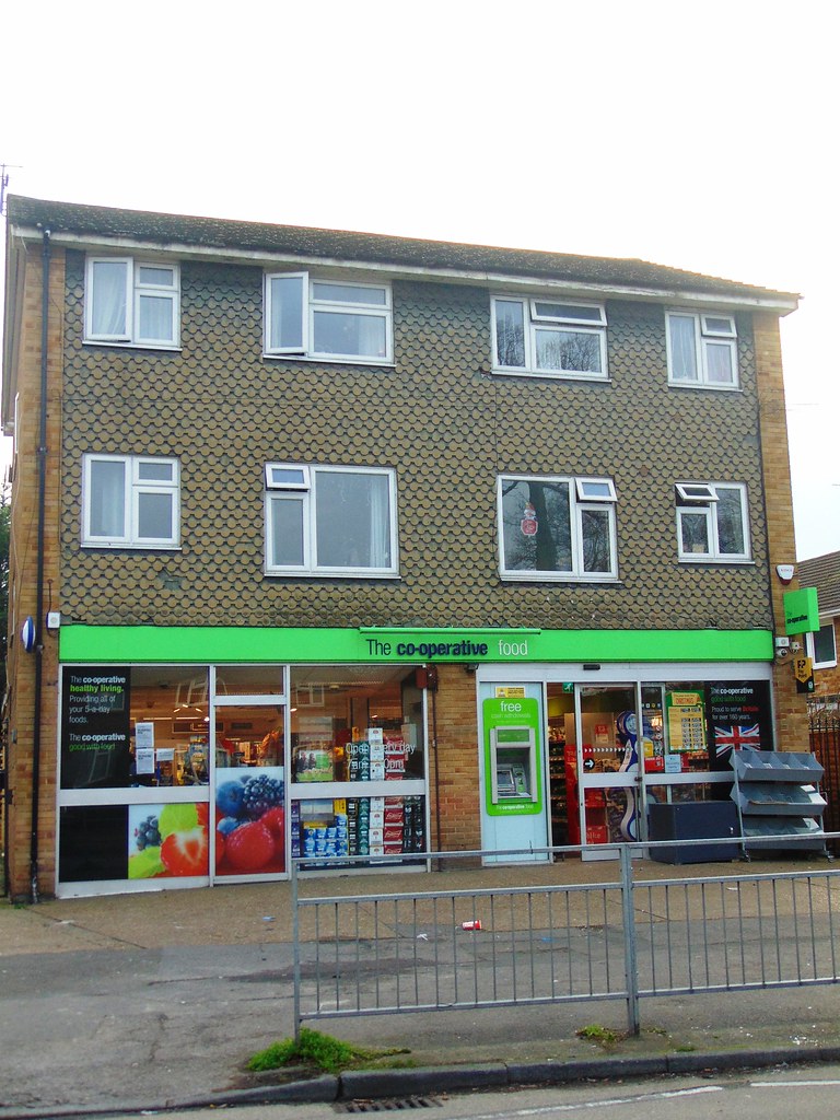 ADDLESTONE {tCG} (5153 Green Lane, Addlestone, Surrey KT1… Flickr
