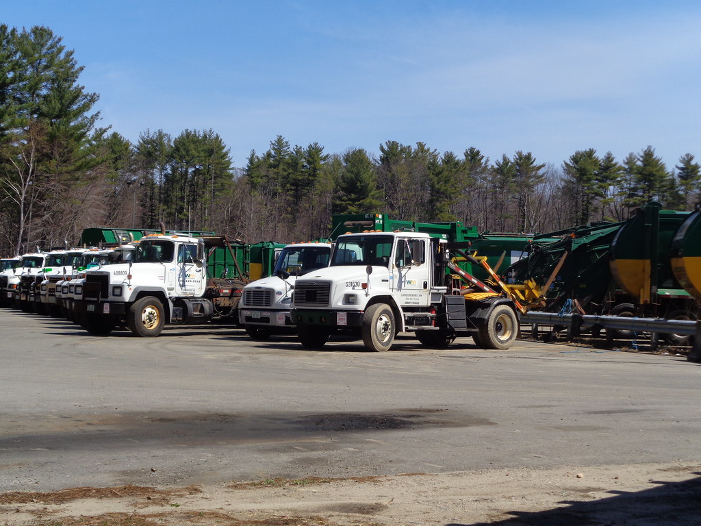 Waste Management of NH Londonderry Freightliner FL70 Conta… Flickr