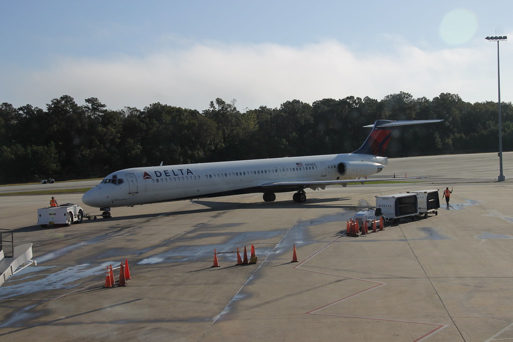 Scenes from Charleston International Airport (Charleston, … Flickr