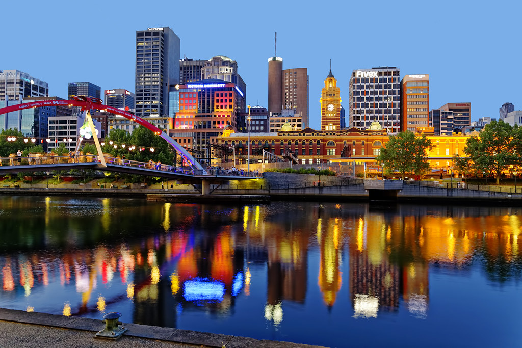 Yarra River & Flinders Street Station / Melbourne / Austra… Flickr