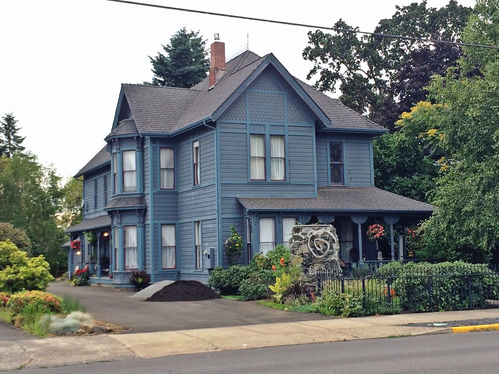Victorian home Silverton, Oregon a photo on Flickriver