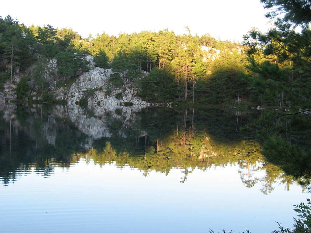 Topaz Lake Killarney, Ontario maural Flickr