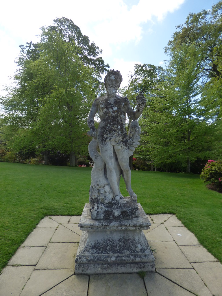 Bodnant Garden statue near Bodnant Hall A visit to the N… Flickr