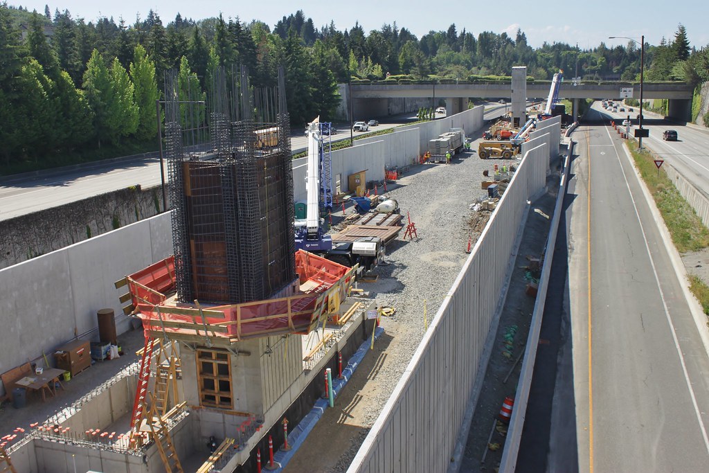 Mercer Island station east entry, May 2018 SounderBruce Flickr
