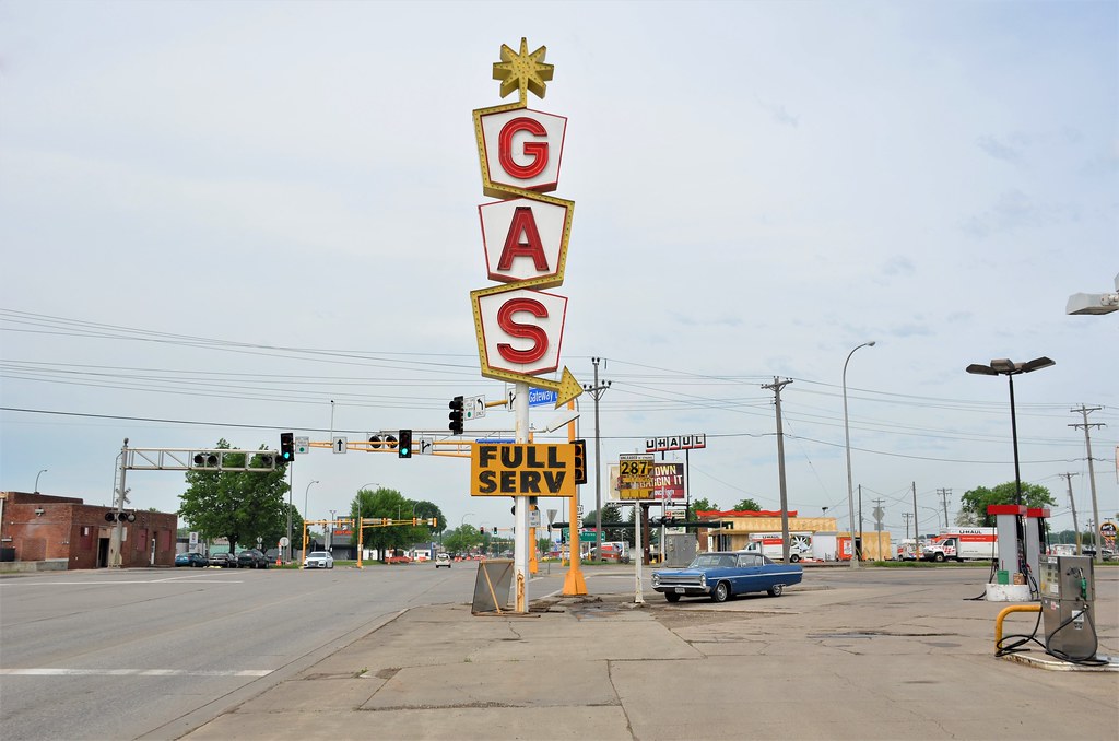 North Dakota, Grand Forks, Gas Earl Leatherberry Flickr