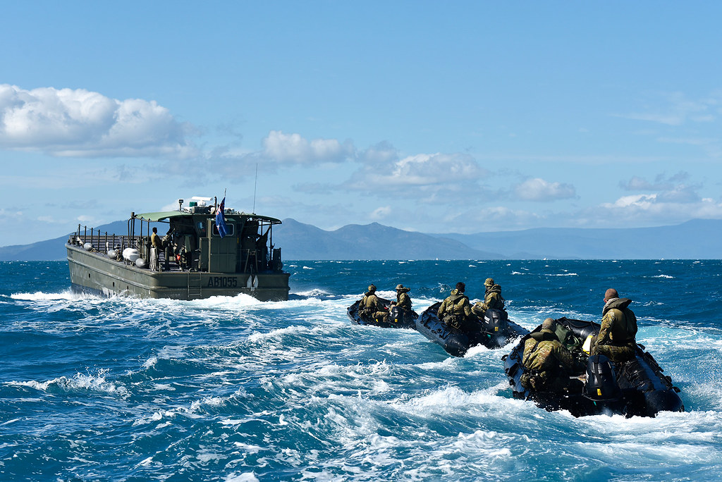 Members of the Australian Defence Force participate in hel… Flickr