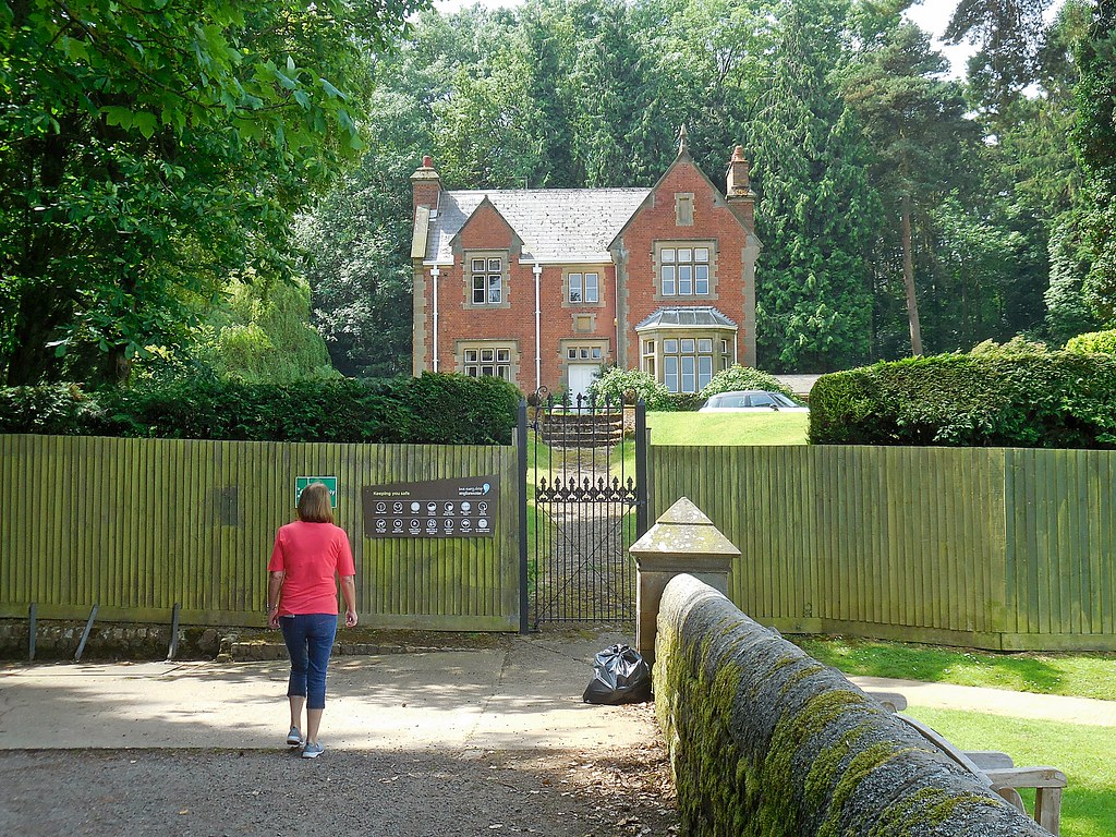 Ravensthorpe Reservoir Saxon Sky Flickr