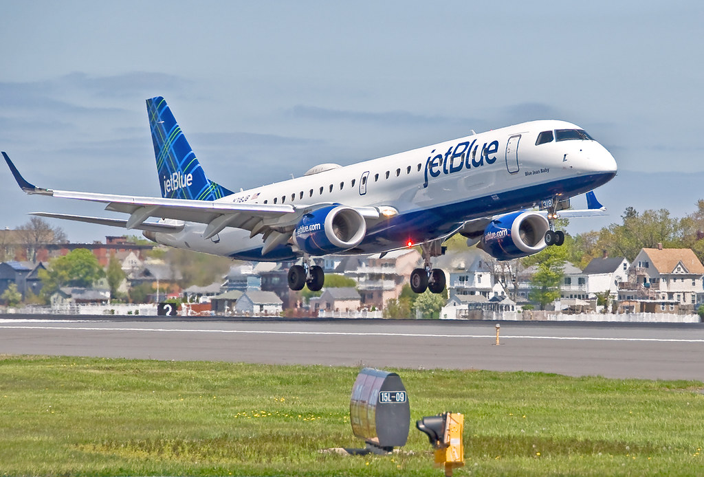 N318JB Jetblue E190 Blue Jean Baby landing RWY22L John Marotta Flickr