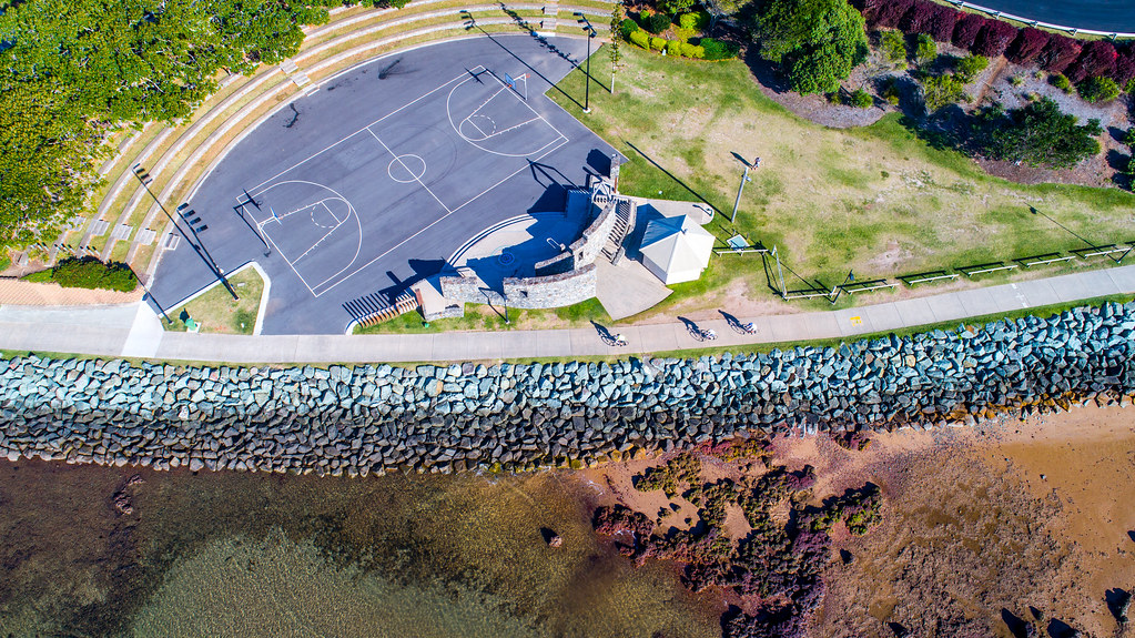 Redcliffe Basketball Court Basketball on high, Redcliffe A… Flickr