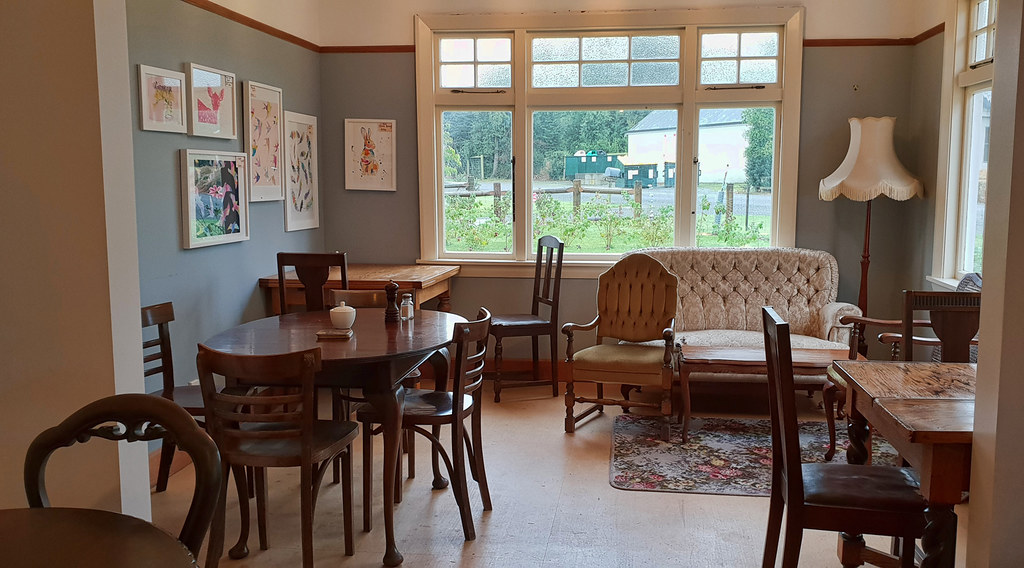 Staveley store.... .nice and cosy, we enjoyed carrot ca… Flickr