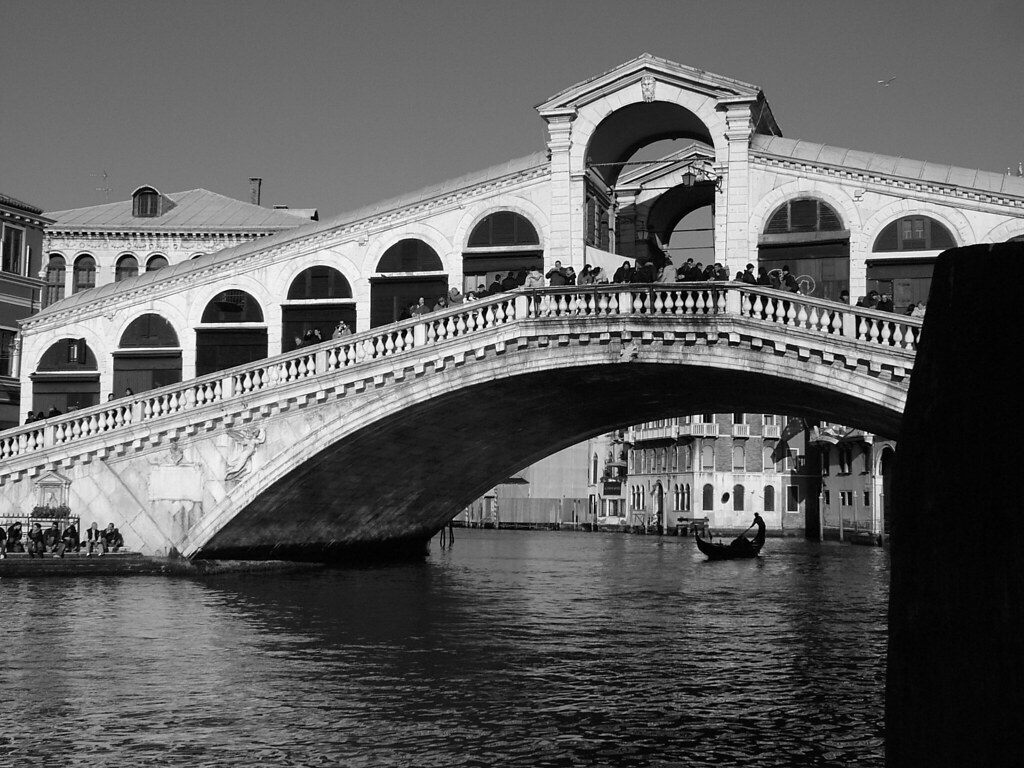 Rialto Bridge With Silhouette of Gondola Rialto Bridge Wit… Flickr