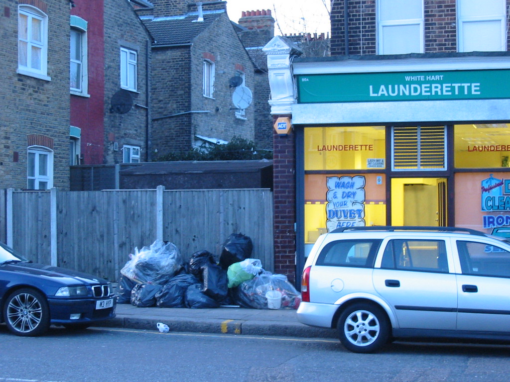 White Hart Launderette 11 March 2007. White Hart Lane N17.… Flickr
