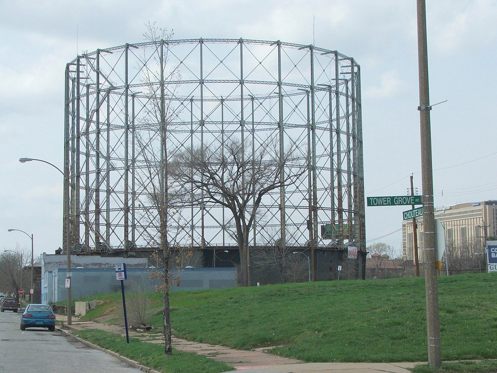 Laclede Gas Co. Gasometer on Chouteau Ave (2) St. Louis,… Flickr