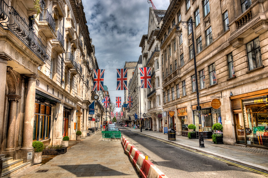 Union Jacks Union Jacks all over the place in this very cl… Flickr