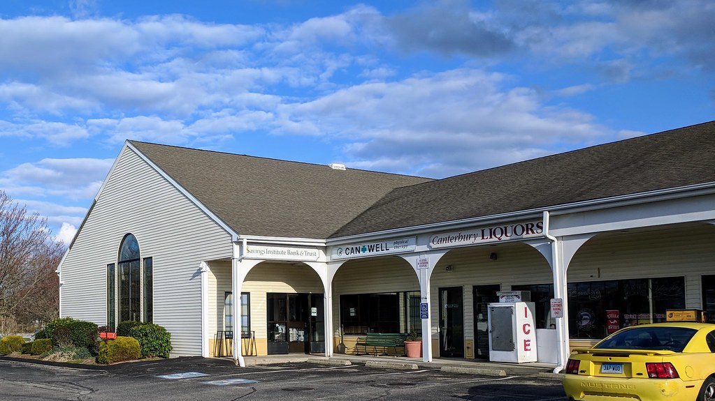 Savings Institute Bank (Canterbury, Connecticut) JJBers Flickr