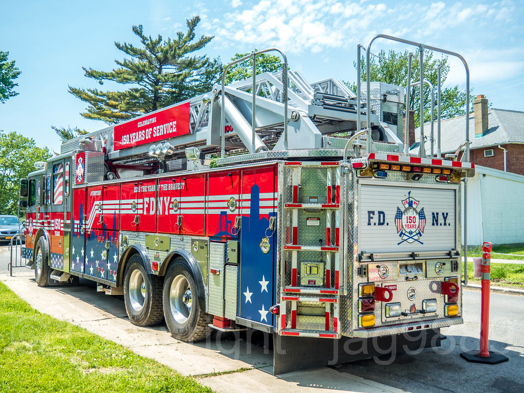 FDNY150 Ceremonial Ladder Fire Truck, Fort Totten, New Yor… Flickr