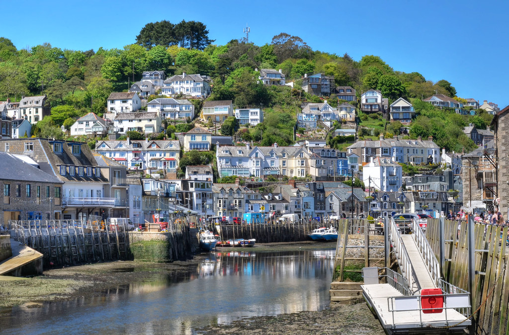 Low tide at Looe, Cornwall Originally the twin towns of Ea… Flickr