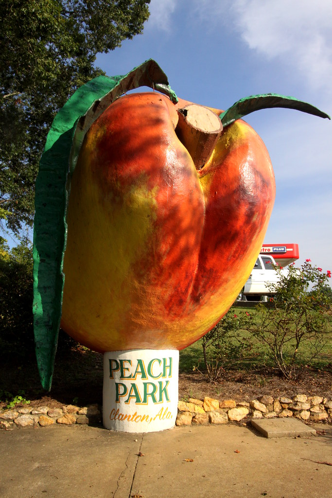 Peach Park Clanlton, AL Pose with a giant peach Flickr