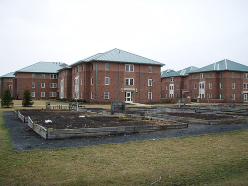 Grad student housing at Penn State Community gardens in fo… Flickr