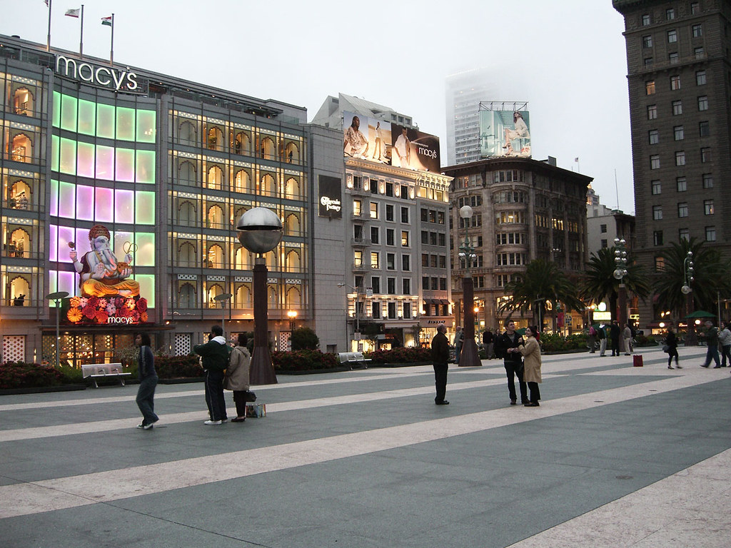 Macy's on Union Union Square in San Francisco with new Mac… Flickr