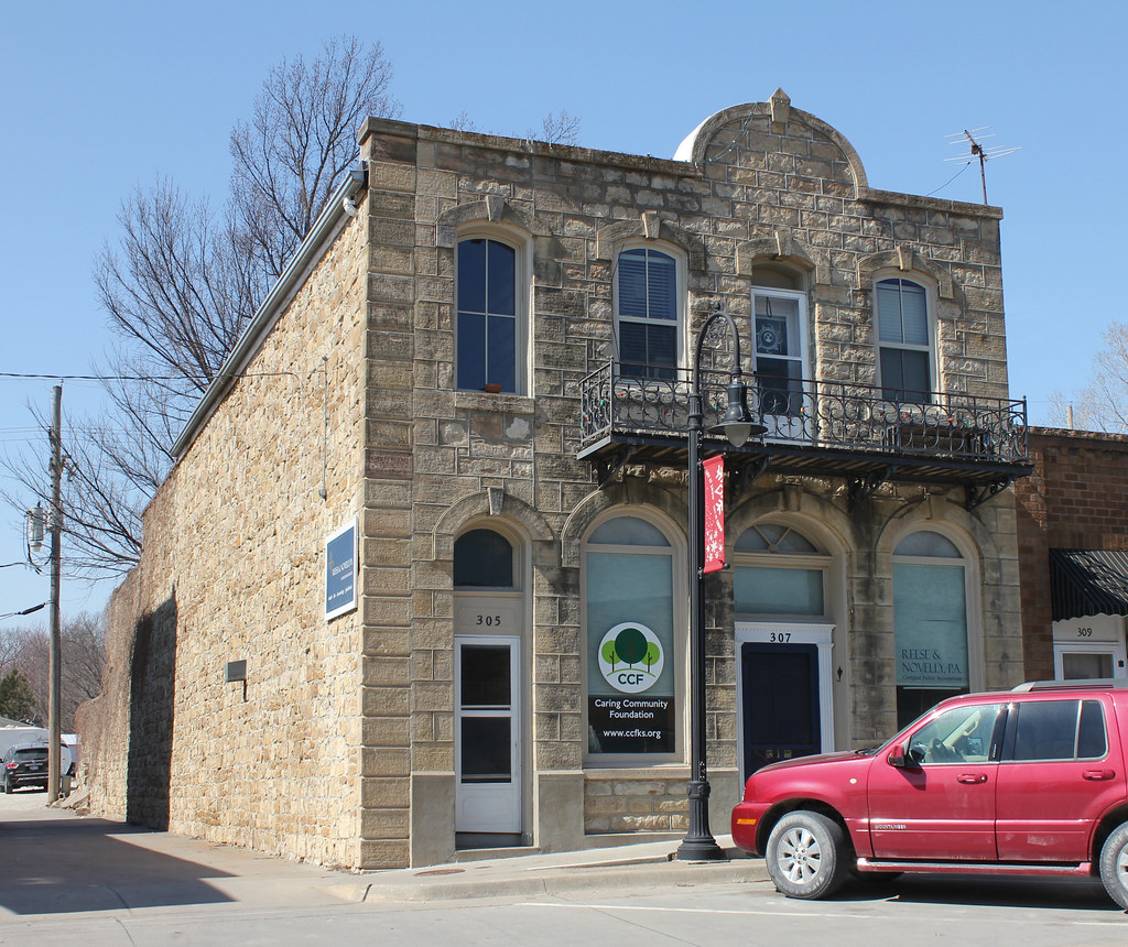 1879 Building Onaga, KS Tom McLaughlin Flickr