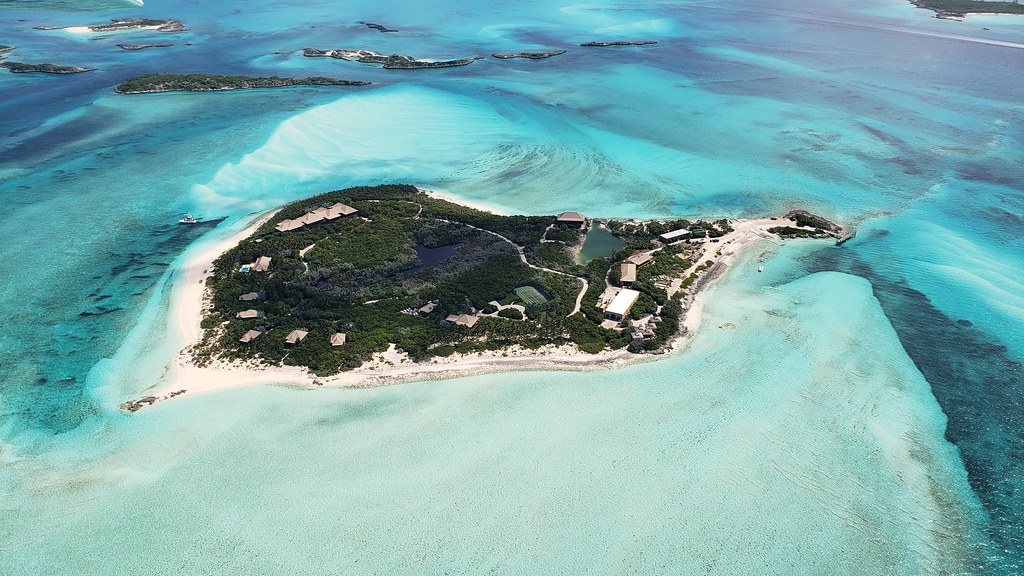 White Bay Cay The island is owned by the American actor Ty… Flickr