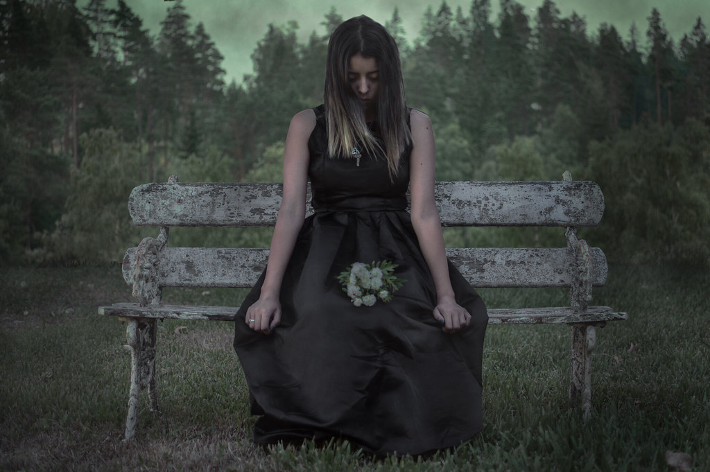 50/52 Leyenda "La dama de negro" // "Lady in black" En la … Flickr