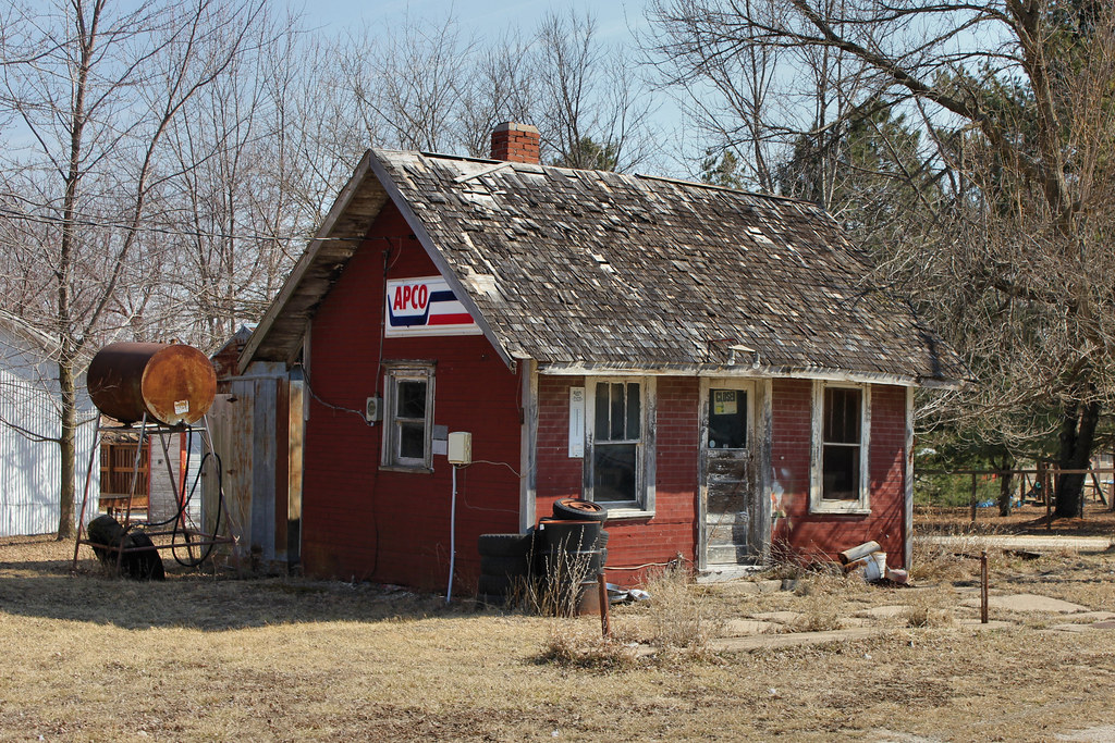 Apco Gas Station Fostoria, KS Tom McLaughlin Flickr