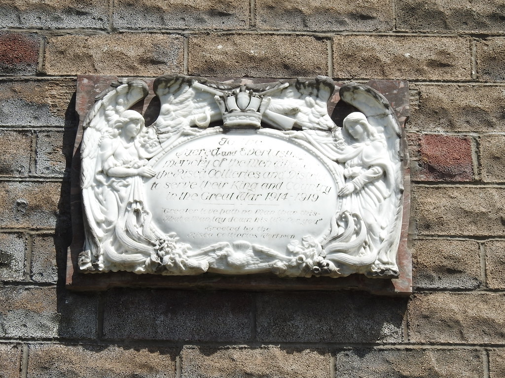 Risca War Memorial, St Mary Street, Risca 2 June 2018 Flickr