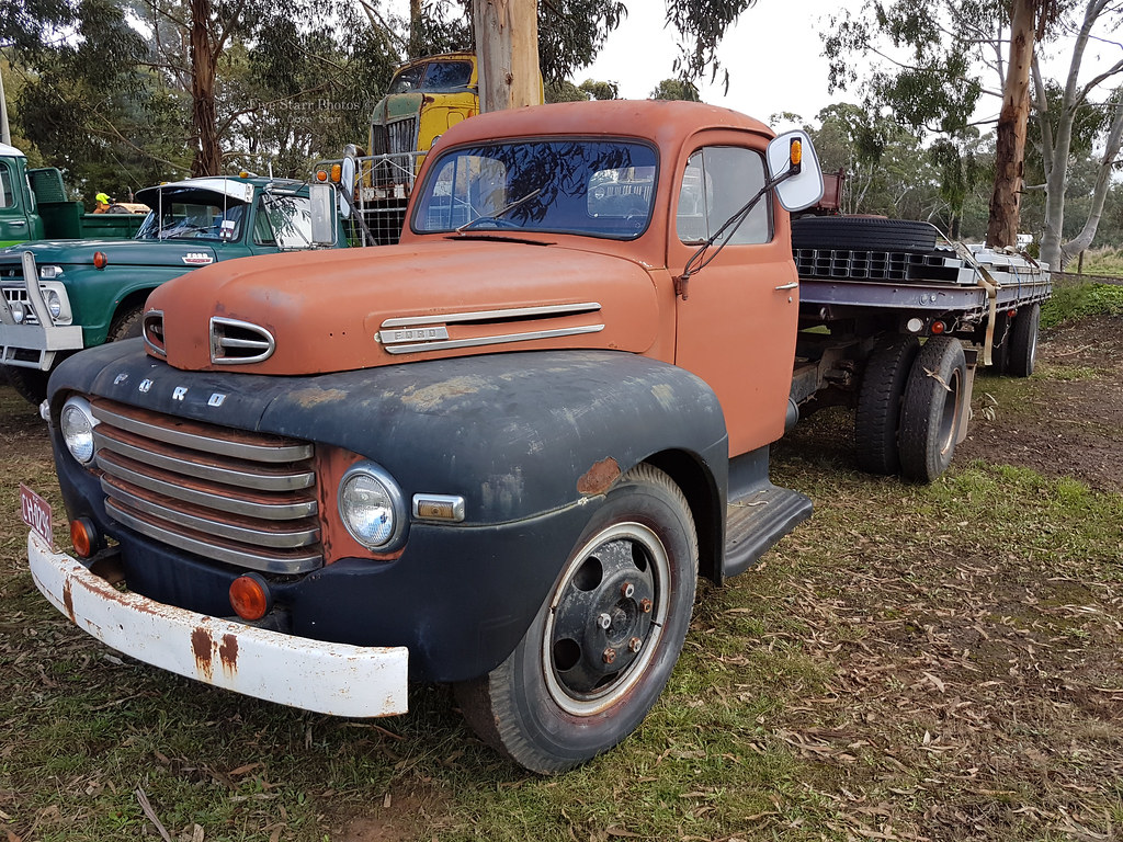 1950 Ford F5 Semi Trailer Truck Covers a rare 1950 Ford F5… Flickr