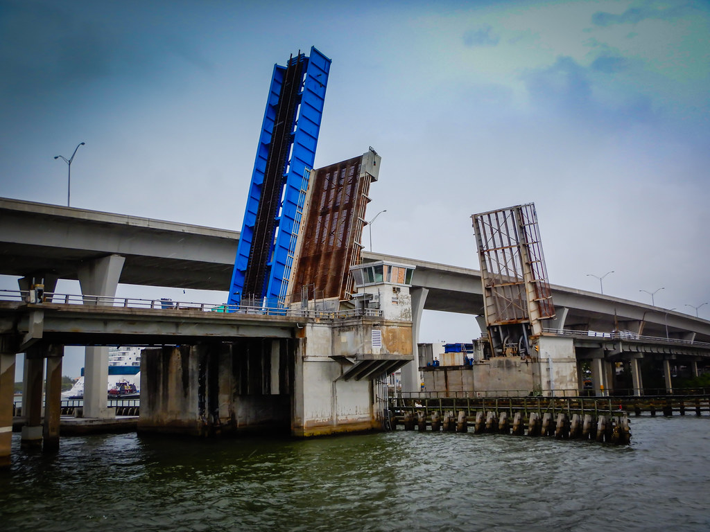 Drawbridge over Biscayne Bay Miami FL Drawbridge over Bi… Flickr