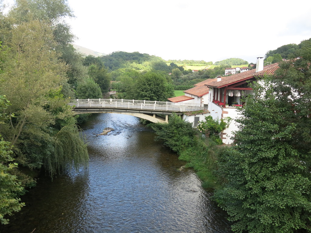 SaintEtiennedeBaigorry Vue depuis le pont dit romain Flickr