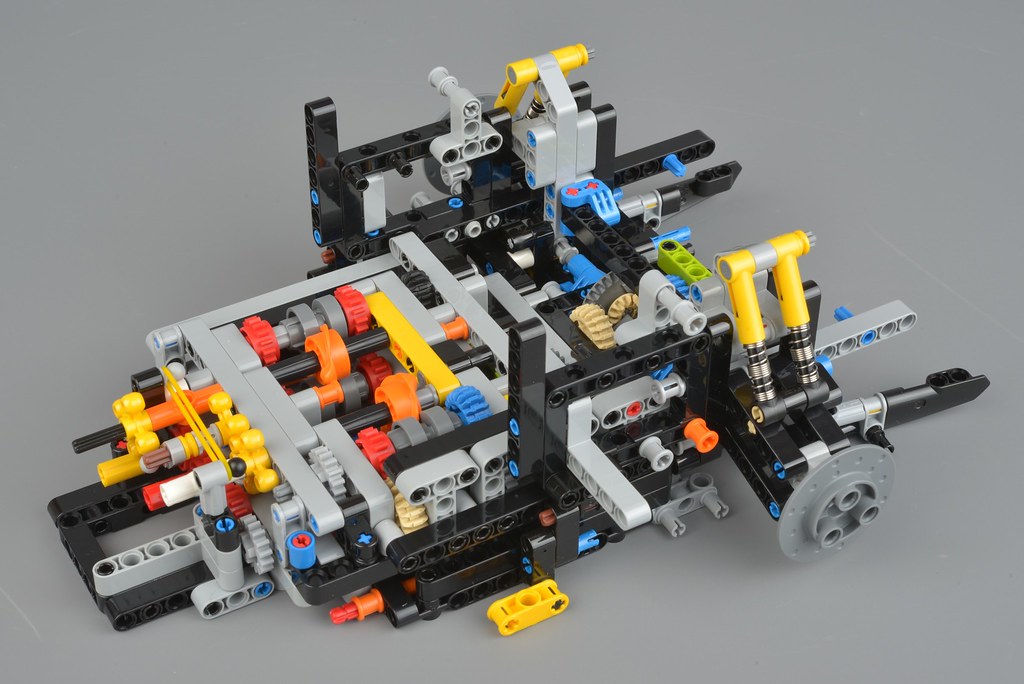42115 Sián FKP 37 Building the chassis