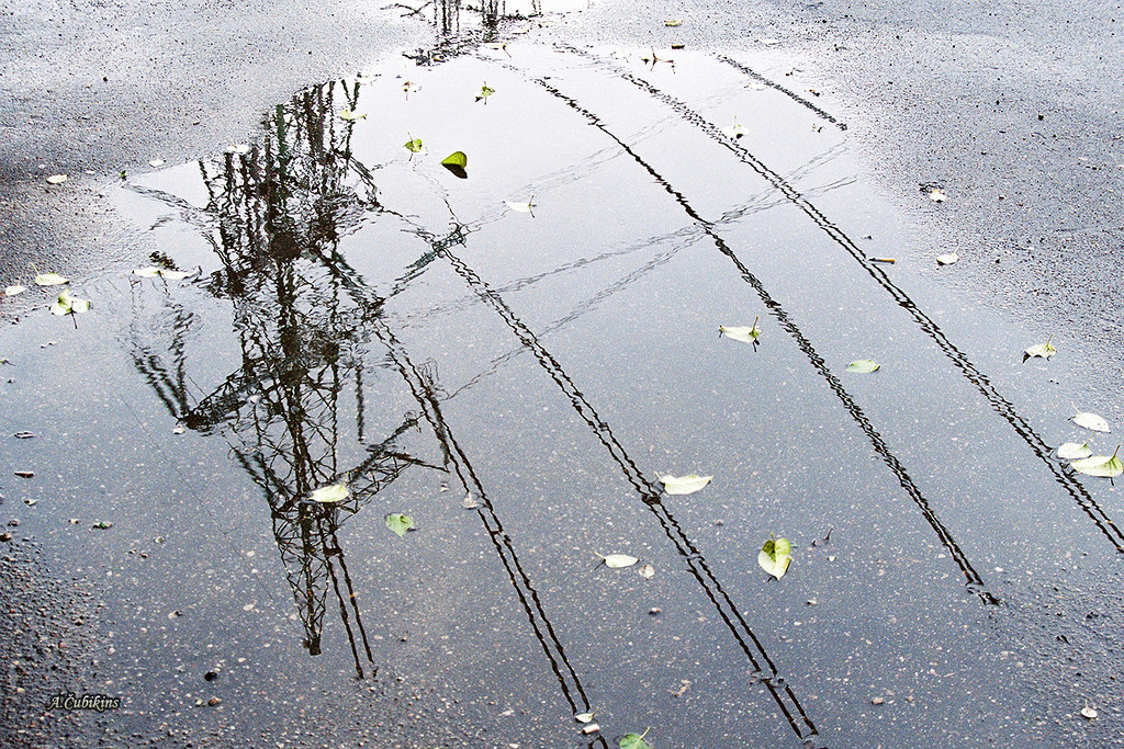 15817236A10 Reflection. High voltage. Power lines