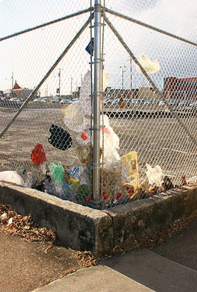 Litter Catcher Around the site of Harrisburg PA's Red Carp… Flickr