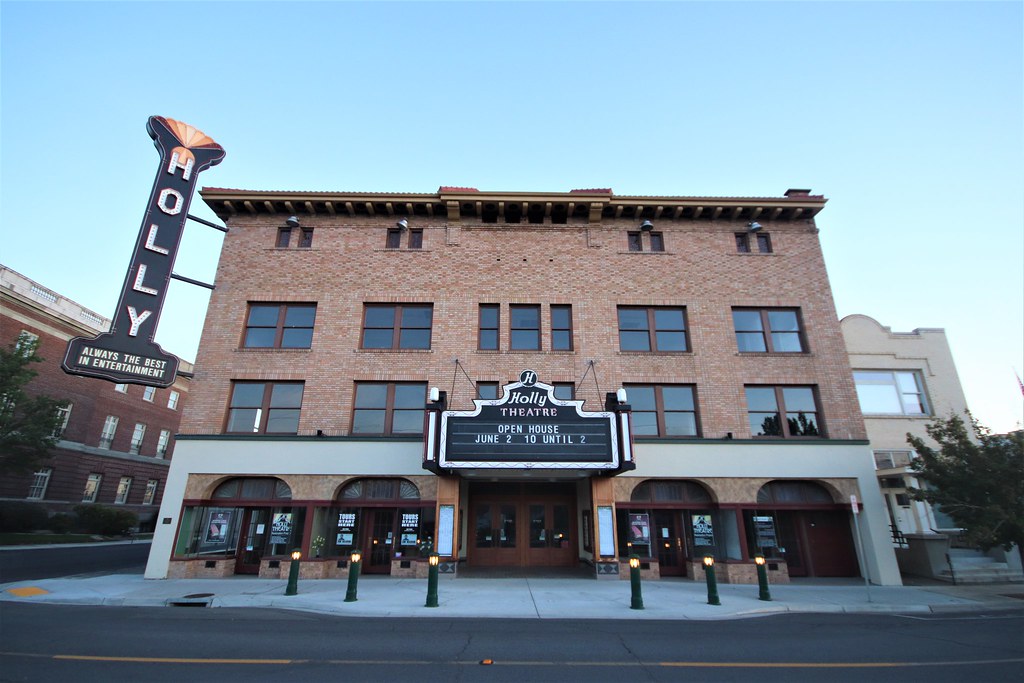 The Holly Theater in Medford Oregon The Holly theater was … Flickr