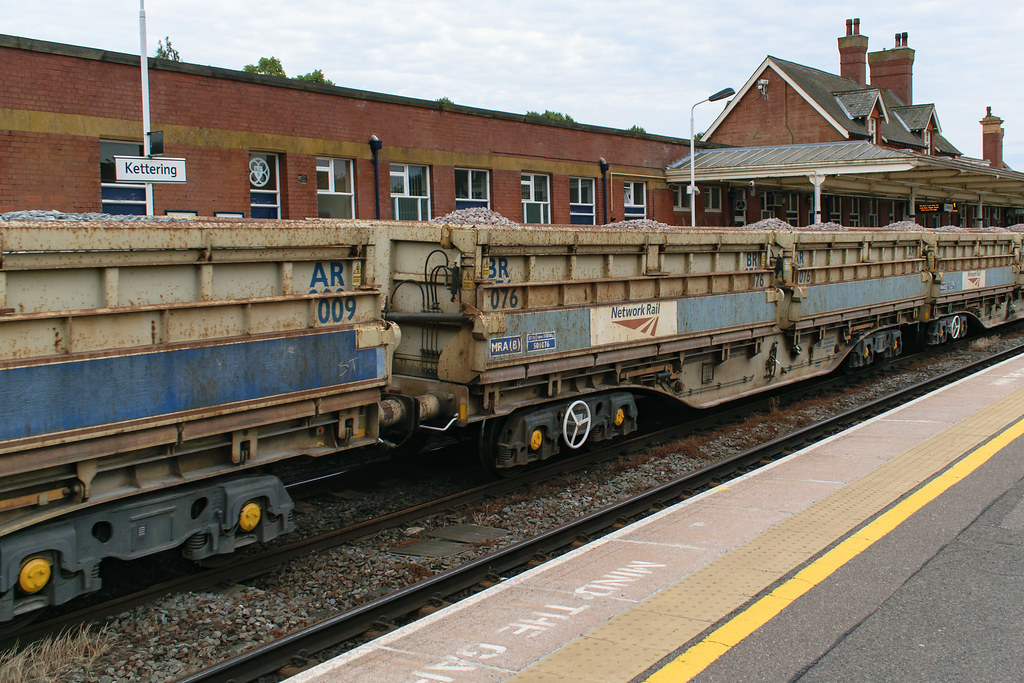 501076 Kettering 230618 Network Rail MRA bogie sidetippin… Flickr