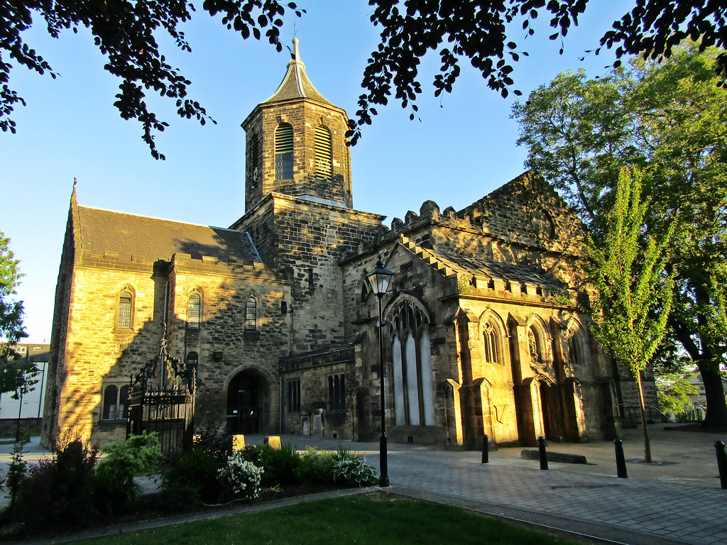 Falkirk Old Parish Church Loads of history here in this Ch… Flickr