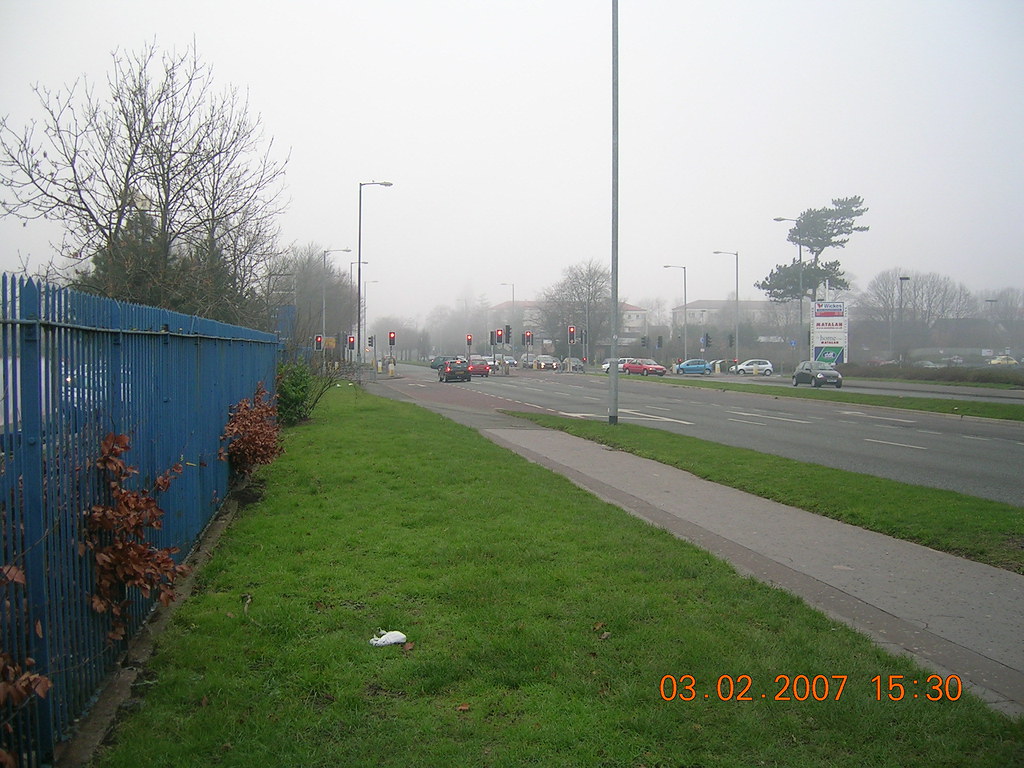 Altrincham Road, Baguley, Manchester UK Again taken outsid… Flickr