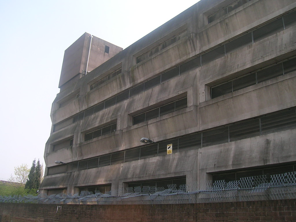 Rowlandsway House, Wythenshawe This side is actually a car… Flickr