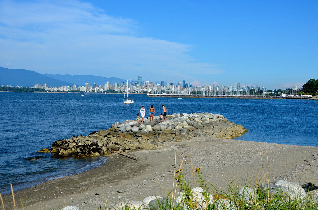 Looking toward downtown Jericho Beach on Burrard Inlet, Va… Flickr