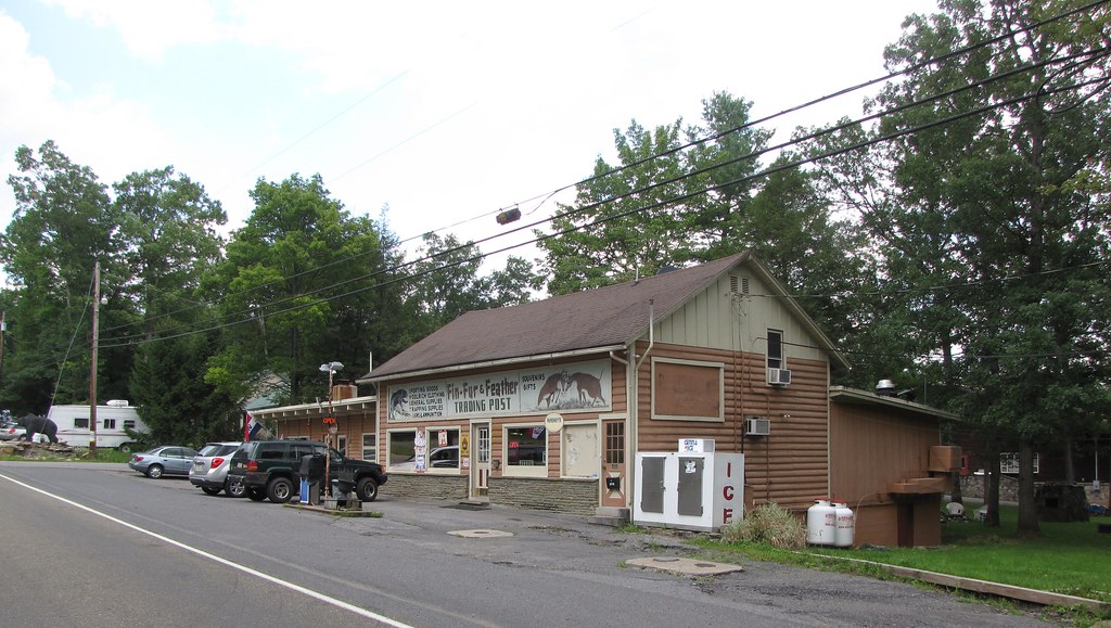 Fin, Fur, and Feather Trading Post Fin, Fur, and Feather i… Flickr